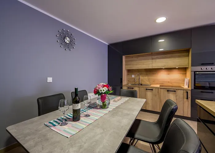 Elena Apartman *