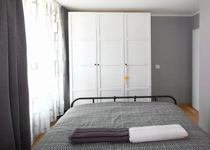 Elena Apartman