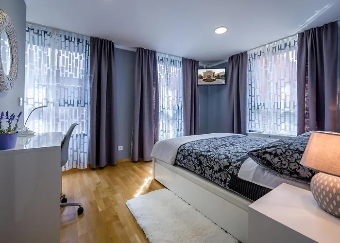 Elena Apartman